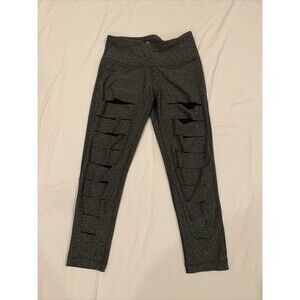 90 Degree By Reflex Women’s Gray Mesh Insert Laser Cut Capri Leggings Size XS